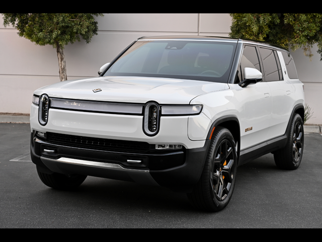 2022 Rivian R1S Launch Edition