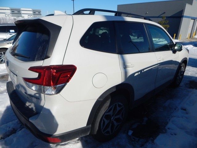 2022 Subaru Forester Premium