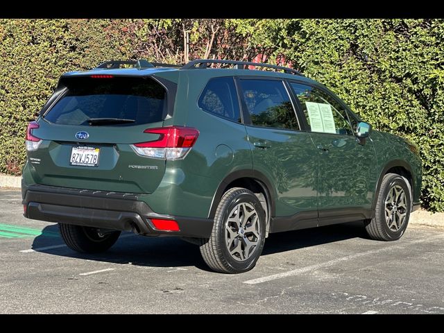 2022 Subaru Forester Premium