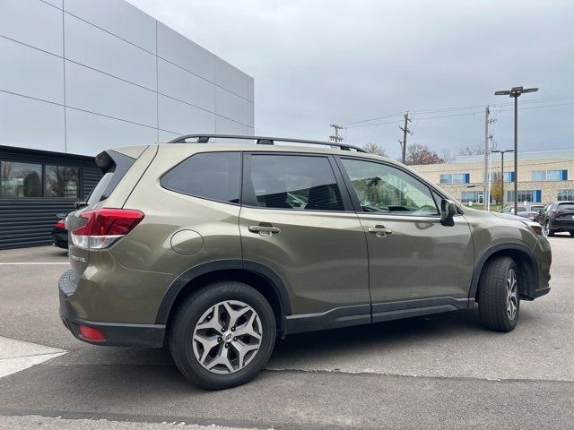 2022 Subaru Forester Premium