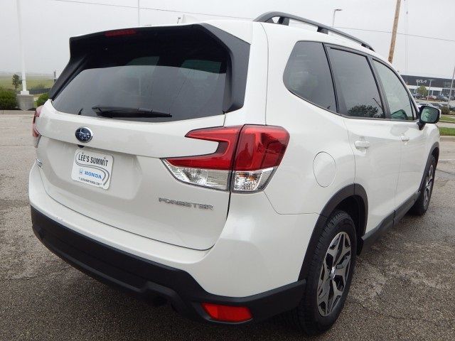 2022 Subaru Forester Premium