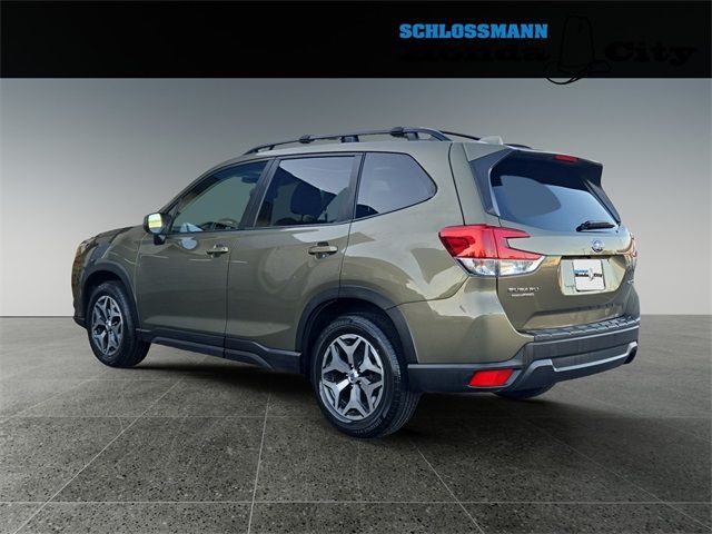 2022 Subaru Forester Premium