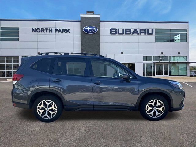 2022 Subaru Forester Premium