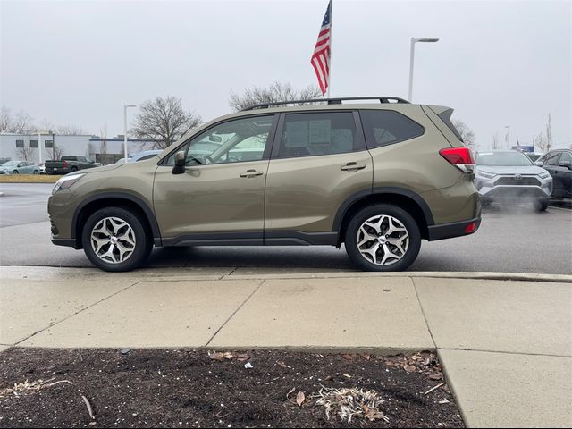 2022 Subaru Forester Premium