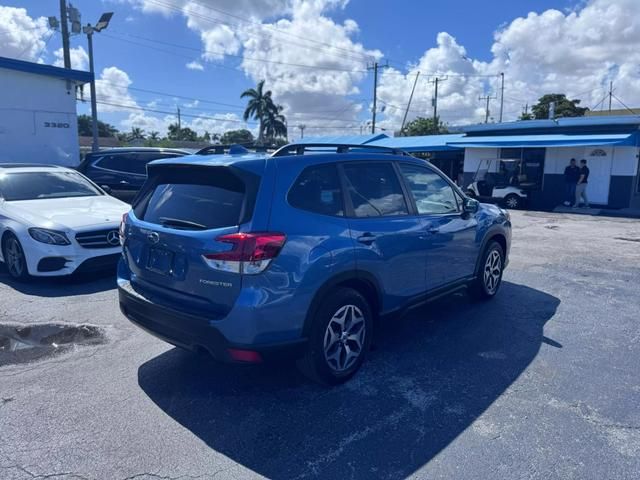 2022 Subaru Forester Premium