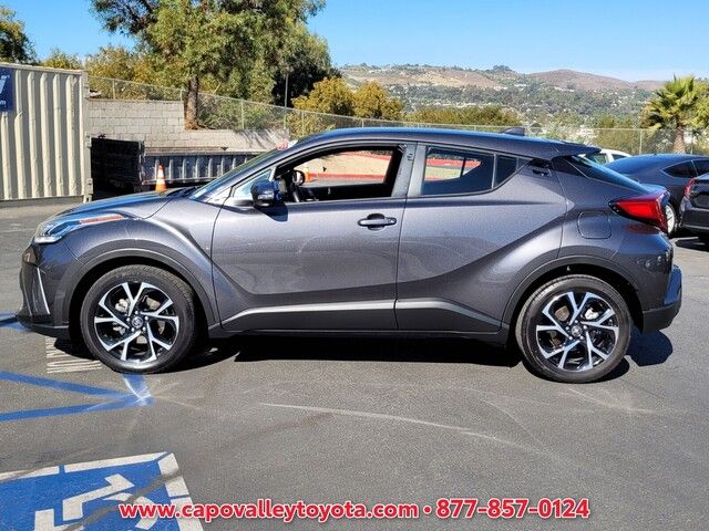 2022 Toyota C-HR XLE