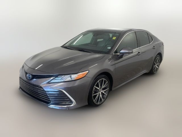 2022 Toyota Camry Hybrid XLE