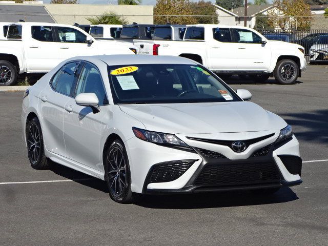 2022 Toyota Camry SE