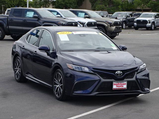 2022 Toyota Camry SE