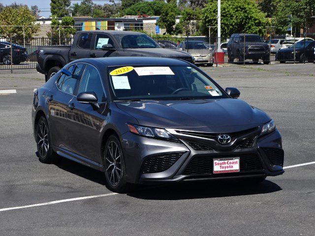 2022 Toyota Camry SE