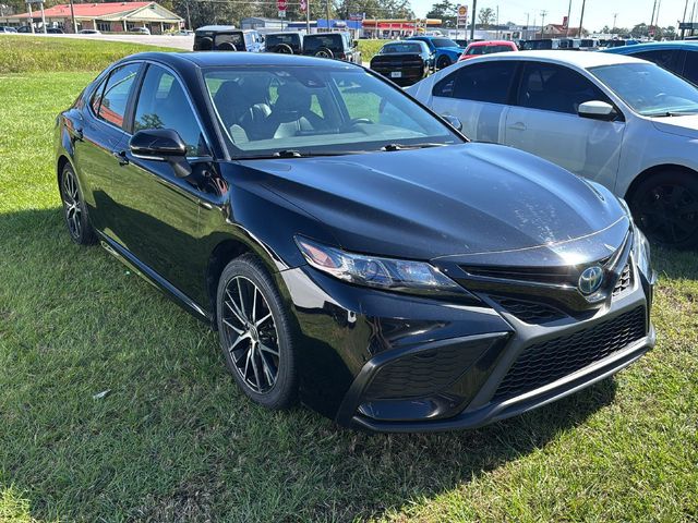 2022 Toyota Camry Hybrid SE