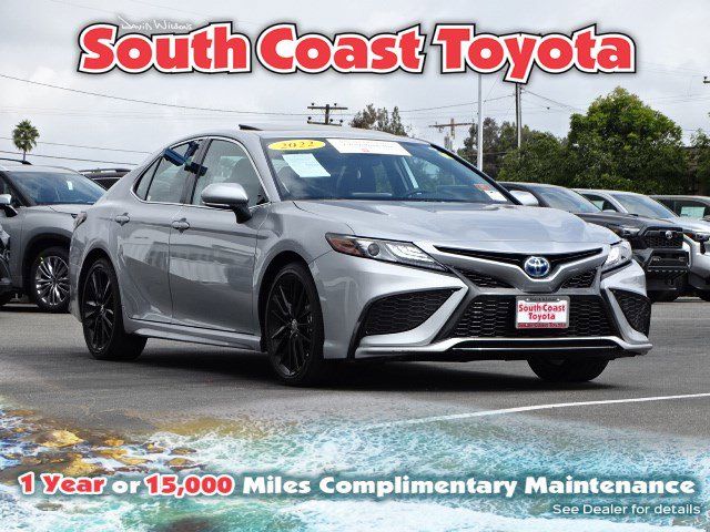 2022 Toyota Camry Hybrid XSE