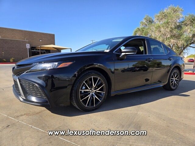 2022 Toyota Camry SE