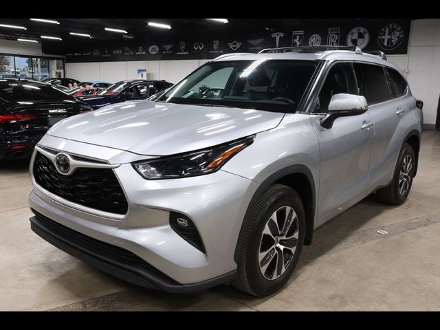 Used 2022 Toyota Highlander XLE For Sale in Tampa, FL | Capital One ...