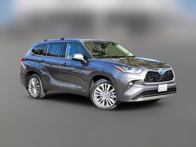 2022 Toyota Highlander Hybrid Platinum