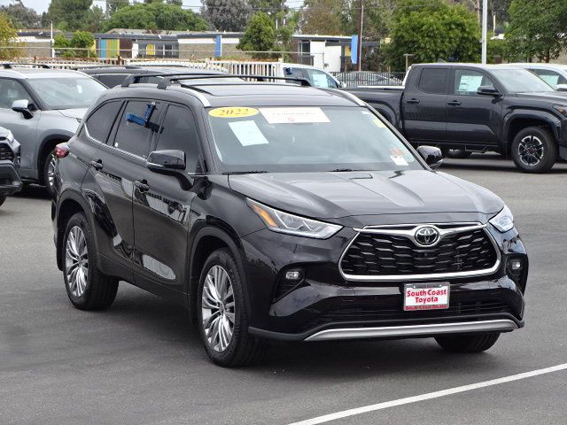 2022 Toyota Highlander Platinum