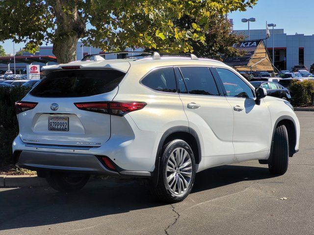 2022 Toyota Highlander Platinum