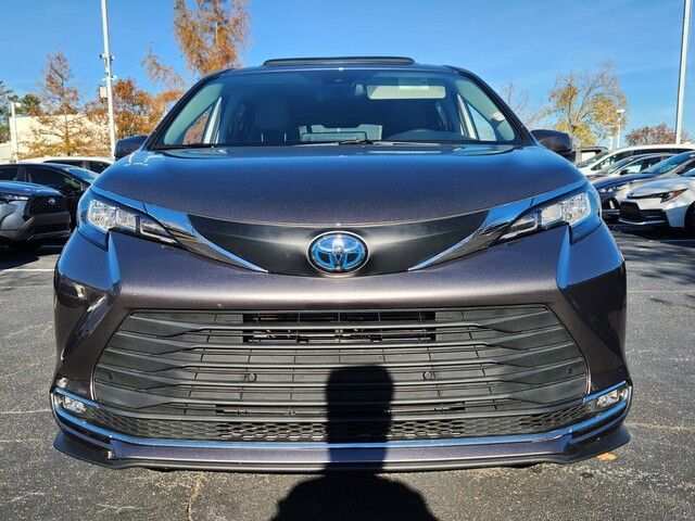 2022 Toyota Sienna XLE