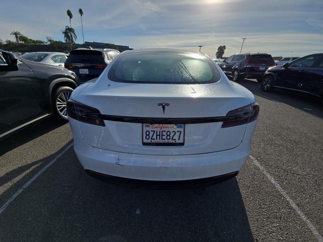 2022 Tesla Model S Base