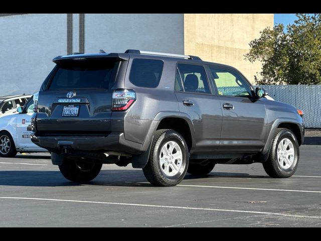 2022 Toyota 4Runner SR5