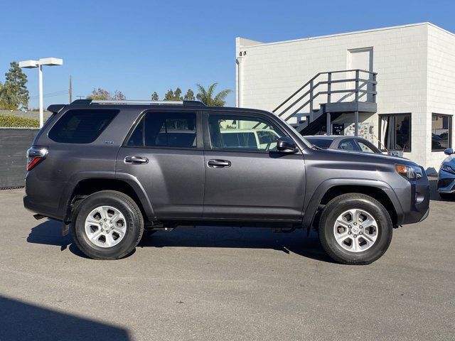 2022 Toyota 4Runner SR5