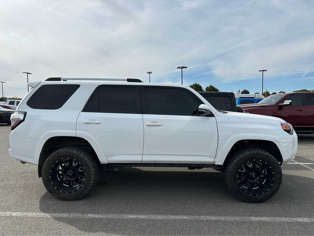 2022 Toyota 4Runner SR5