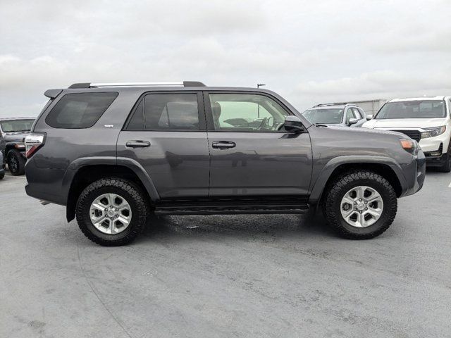 2022 Toyota 4Runner SR5