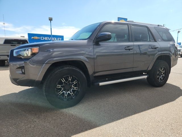 2022 Toyota 4Runner SR5