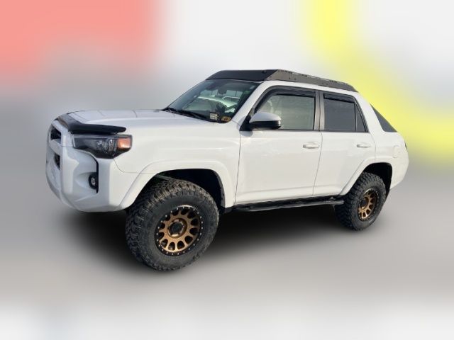 2022 Toyota 4Runner SR5