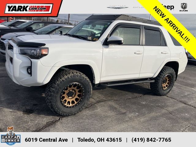 2022 Toyota 4Runner SR5