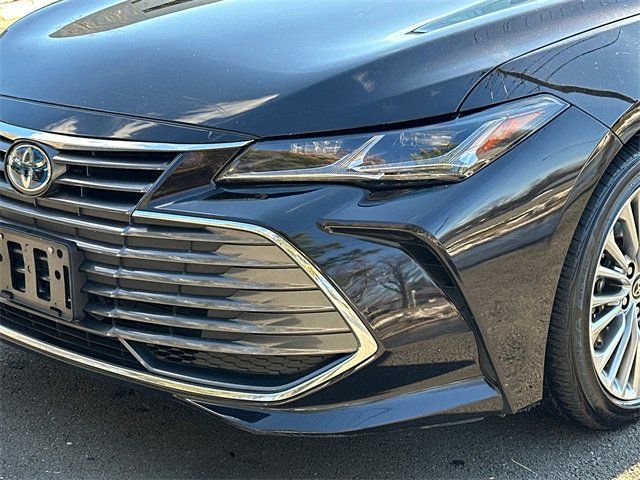 2022 Toyota Avalon Hybrid Limited