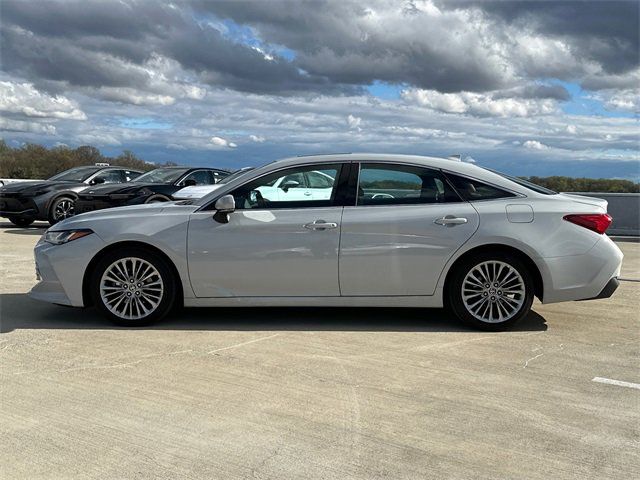 2022 Toyota Avalon Hybrid Limited