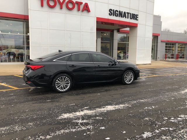 2022 Toyota Avalon Hybrid Limited