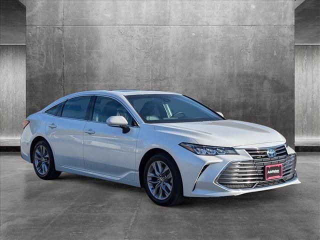 2022 Toyota Avalon Hybrid XLE