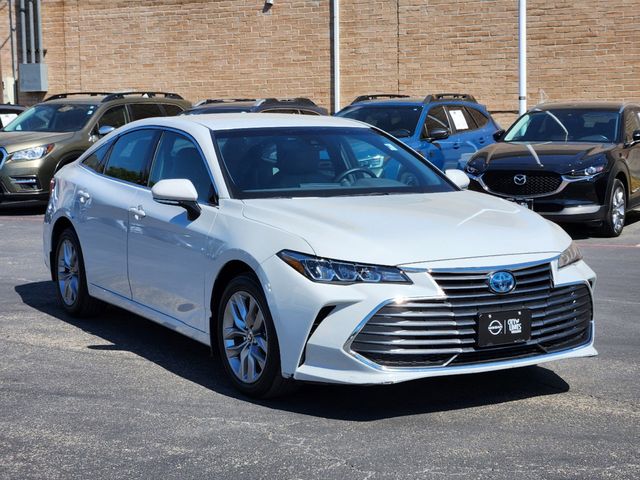 2022 Toyota Avalon Hybrid XLE