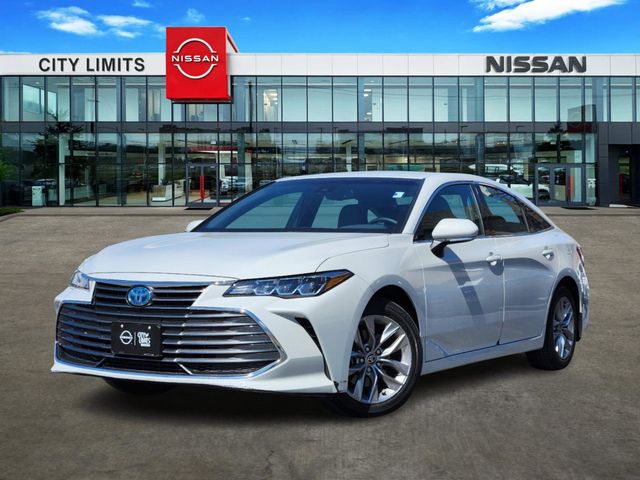 2022 Toyota Avalon Hybrid XLE