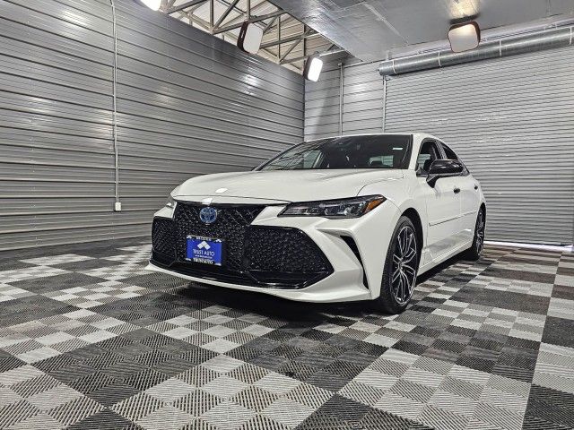 2022 Toyota Avalon Hybrid XSE Nightshade