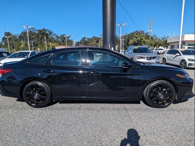 2022 Toyota Avalon Hybrid XSE Nightshade