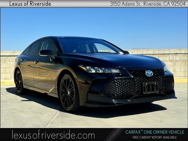 2022 Toyota Avalon Hybrid XSE Nightshade