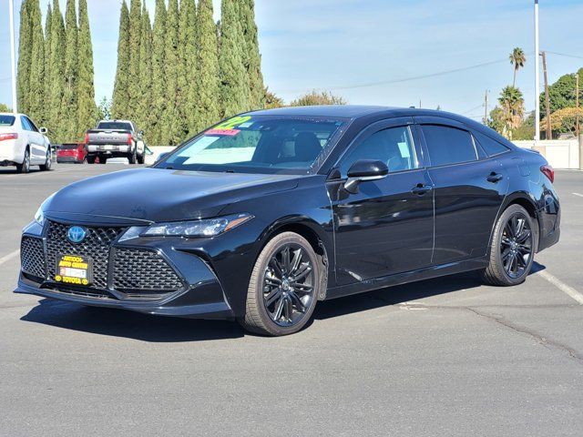 2022 Toyota Avalon Hybrid XSE Nightshade