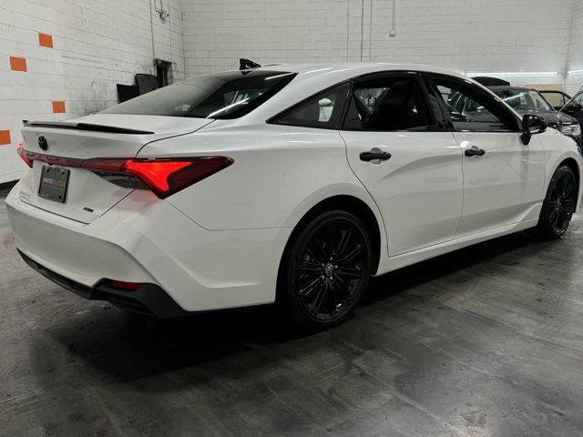 2022 Toyota Avalon Hybrid XSE Nightshade