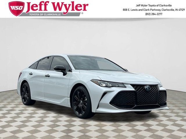 2022 Toyota Avalon Hybrid XSE Nightshade