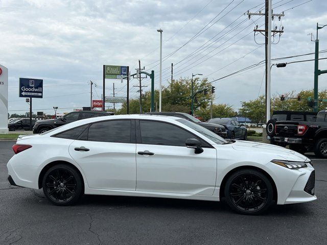 2022 Toyota Avalon Hybrid XSE Nightshade