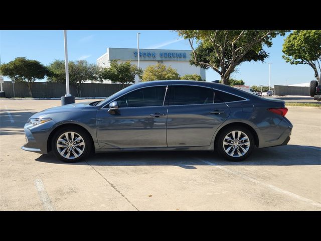 2022 Toyota Avalon XLE