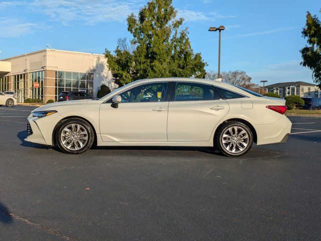 2022 Toyota Avalon XLE