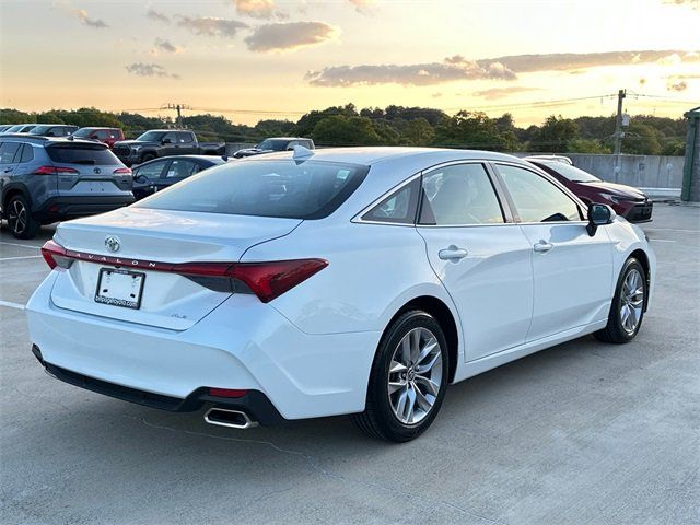 2022 Toyota Avalon XLE