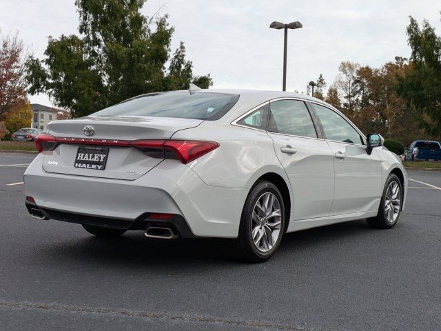 2022 Toyota Avalon XLE