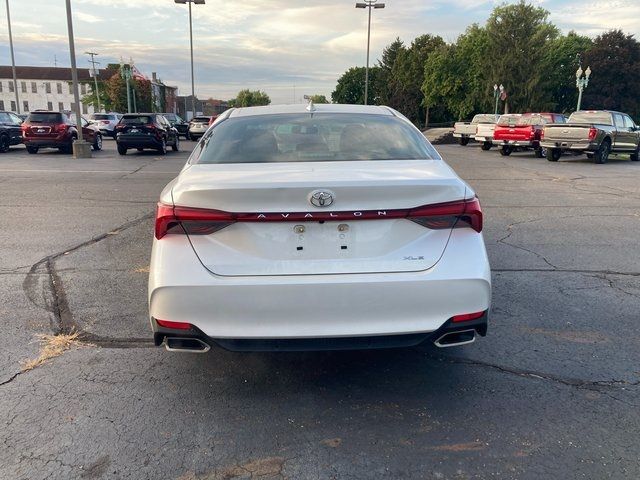 2022 Toyota Avalon XLE