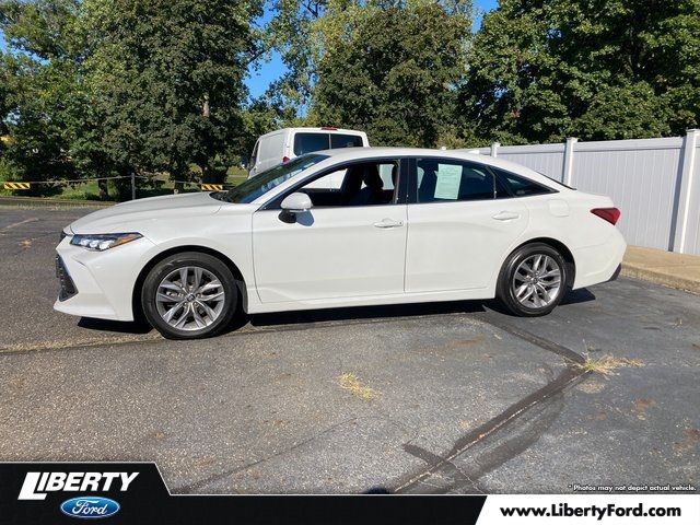 2022 Toyota Avalon XLE