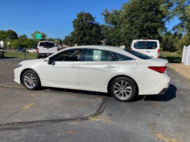 2022 Toyota Avalon XLE